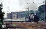 Dem D 439 folgte der nicht minder schwere Saisonsschnellzug D 1339 nach Emden, den an diesem Tag 012 063 in Münster am Haken hatte. (01.08.1969) <i>Foto: Bernd Kappel</i>