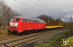 218 376 von Railsystems Gotha mit zwei Res-Wagen nach Neuss Gbf kurz vor der Rheinbrücke in Duisburg-Hochfeld. (24.11.2023) <i>Foto: Michael Dammer</i>