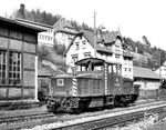V 29 952 war zum Ende der Schmalspurbahn Nagold - Altensteig die letzte planmäßig eingesetzte Lok. An einem Samstag im April 1966 gab es für sie in Altensteig allerdings nichts zu tun.  (02.04.1966) <i>Foto: Jörg Schulze</i>