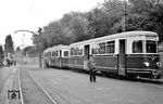 Tw 9 und Bw 52 in Herford Kleinbahnhof. Durch den viergleisigen Ausbau der DB-Strecke Hannover - Hamm wurde der Kleinbahnhof später noch von der West- auf die Ostseite des DB-Bahnhofs verlegt. (11.09.1953) <i>Foto: Aad van Ooy</i>