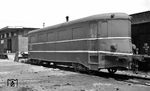 Der 1923 bei DWK gebaute Triebwagen 210 wurde 1935 von 1000 mm auf 1435 mm umgespurt und war bei den Köln-Bonner Eisenbahnen noch als Arbeitswagen 150 im Einsatz. Im Sommer 1957 wurde er im Bahnhof (Hürth-)Hermülheim angetroffen. (05.07.1957) <i>Foto: Aad van Ooy</i>