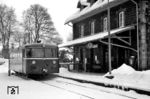 Ein VT 95 als Nt 2510 im Endbahnhof Bischofsgrün der 21 km langen Stichbahn aus Neuenmarkt-Wirsberg über Bad Berneck. (24.02.1965) <i>Foto: Kurt Müller</i>