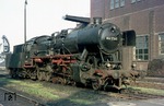 052 374 (50 2374) wurde 1942 bei Krauss-Maffei in München gebaut. Ihre letzten Einsatztage leistete sie beim Bw Lehrte ab. (08.08.1974) <i>Foto: Wolfgang Bügel</i>