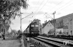 E 10 151 vom Bw Köln-Deutzerfeld mit dem nordwärts fahrenden D 269 (Basel SBB - Dortmund) auf der Linken Rheinstrecke in Bad Breisig. (10.1960) <i>Foto: Hermann Gerdes</i>