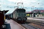 E 44 119 (Bw Stuttgart) ist mit P 1435 aus Stuttgart im Bahnhof Schorndorf eingetroffen. Hier wird der Zug auf eine 78er vom Bw Aalen umgespannt. (1968) <i>Foto: Robin Fell</i>